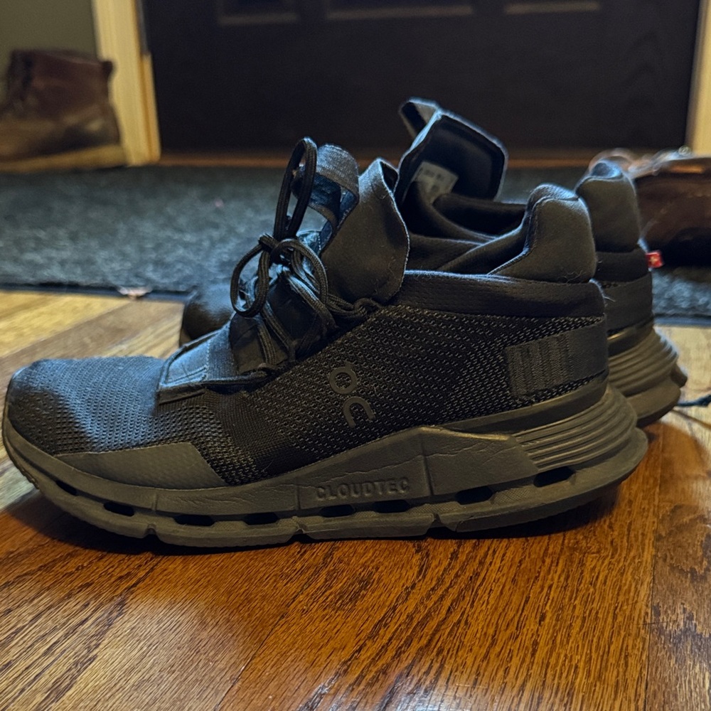 On Running Womens Black CloudNova 2
